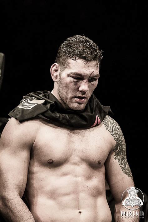 Chris weidman was born in baldwin, new york, the second of three children. Chris Weidman meiddur - Jacare í staðinn?