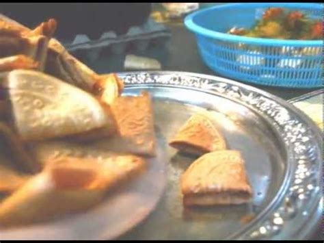 Bukanya secara offline sahaja tetapi juga online. Tutorial Memasak Resepi Kuih Kapit Sukatan Cawan - Foody ...