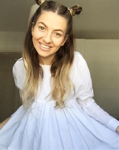 Toate drepturile asupra imaginilor și textului aparțin autorilor lor. Lidia Buble și-a uimit iar fanii: "Parcă ești o miresică ...