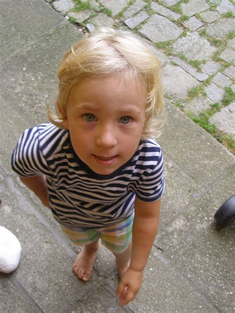 Nahrávejte zadarmo své fotky, sdílejte je s rodinou a přáteli, vytvářejte fotodárky. .rajce.idnes.cz children2