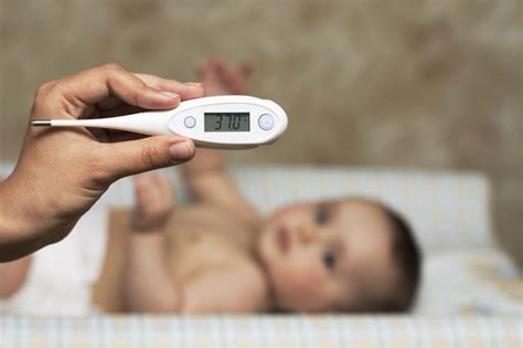 Für viele eltern ist es schwer einschätzbar, ab wann fieber bei babys und kleinkindern gefährlich ist. erhoehte temperatur beim kind - was können eltern tun?