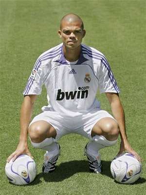 A pepe jeans portugal presta os seguintes serviços: Pepe (Footballer) Birthday, Real Name, Age, Weight, Height ...