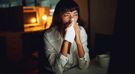 Namun ketika hidung yang baik anda maupun anak atau bayi anda mengalami hidung tersumbat segera keluarkan ingus dalam hidung agar tidak menyumbat jalannya pernapasan. Gejala dan Ciri-Ciri Polip Hidung (Lengkap) | HonestDocs