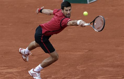 Follow live scores and watch more video at. Novak Djokovic va-t-il remporter son premier Roland Garros?