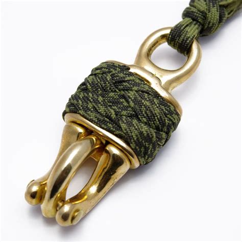Knot, then expand it into a 5l9b turk's head and finally how to add a gaucho knot interweave, resulting in a 9l16b turk's head (gaucho knot). Gaucho Knot on Panic Snap | knots | Pinterest | Paracord ...