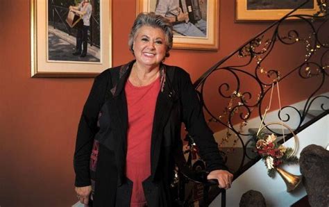 With this success, three clubs in montreal (café caprice, le café de l'est and the café provincial) offered reno her first professional contract. Ginette Reno, star de la chanson québécoise (avec images) | Reno, L'heure, Actrice