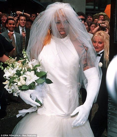 There's no way you can explain yourself with this one, another i can see the confusion, but by wedding dress we typically mean the white frilly dress the bride will be wearing. yes, that's exactly what i want. Dennis Rodman Wedding Dress | The bride wore white: Rodman ...