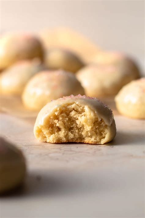 Christmas dinner is the feast everyone expects all year long. Auntie Mella's Italian Soft Anise Cookies / Anise Cookies ...