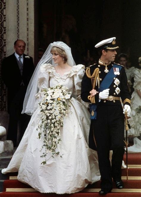 Königliche hochzeit prinz charles und prinzessin diana. Diana Prinzessin von Wales Postkarte | Prinzessin diana ...