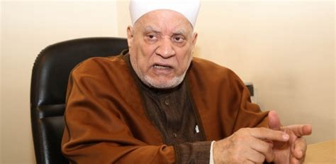 درس أحمد زويل في مصر جميع مراحله التعليمية، حيث تلقّى تعليمه الجامعي في جامعة الإسكندرية وحصل على درجة البكالوريوس في العلوم بدرجة. الوطن | فن وثقافة | أحمد عمر هاشم يدخل في نوبة بكاء أثناء ...