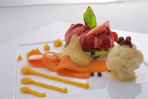 Die sonnigen weinberge laden zu entspannten spaziergängen ein. Restaurant Haus am Weinberg in St Martin in der Pfalz