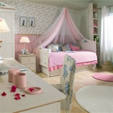 Finally we are yet to decorate the kids' rooms but i do have two rolls of some pretty out of this. Cute Toddler Girl Bedroom Decorating Ideas