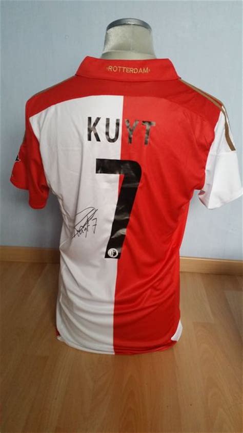 Met informatie over de club, spelers, competitie en het laatste nieuws. Dirk Kuyt - Feyenoord shirt - Seizoen 2015-2016 ...