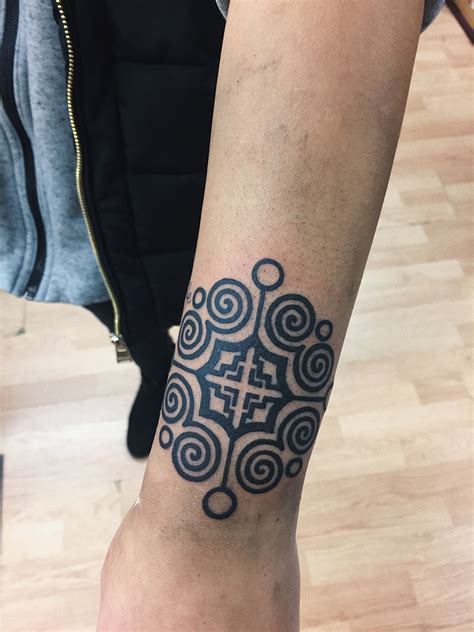 hmong-culture-tattoo-3-for-this-event-a-mother-or-njsaknin
