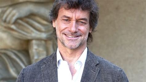 Born april 8, 1962) is an italian paleontologist, writer and journalist. «Ulisse»: un viaggio ai limiti del corpo umano | TV ...