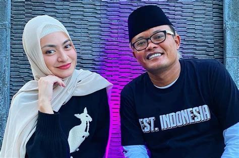 Isu nathalie holscher yang dituding berselingkuh dengan manajernya, panji komara hingga saat ini masih menjadi perbincangan publik. Ditemui Gisella Anastasia Bahas Kasus Video Syur, Hotman ...