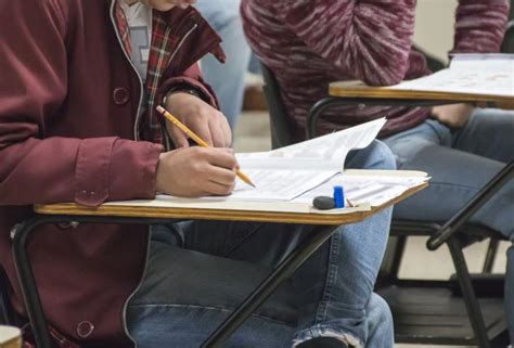 Más de 2.160 personas aprobaron prueba del icfes de validación de bachillerato en 2020. Por coronavirus, Duque anuncia que se aplazan las pruebas ...