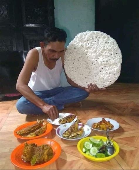 Harus enak, murah, dan — bagi yang sadar kesehatan di. Kocak! Warung Makan Ini Pasang Foto Menu Makanan yang Nyeleneh | Humor makanan, Makan siang ...