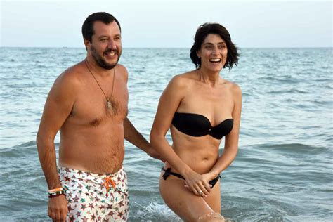 Maybe you would like to learn more about one of these? Elisa Isoardi e Matteo Salvini in vacanza in Puglia ...