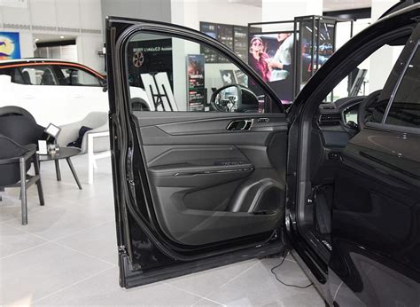 Why this chinese car brand is going to be big part 1 : Lynk & Co 01 - Interior photos of.