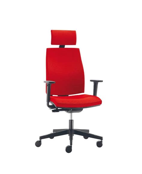 Company presidents, office directors, the consulate stuff, bank directors should use only no wheels office chairs. Operating chair with nylon wheels and headrest | IDFdesign