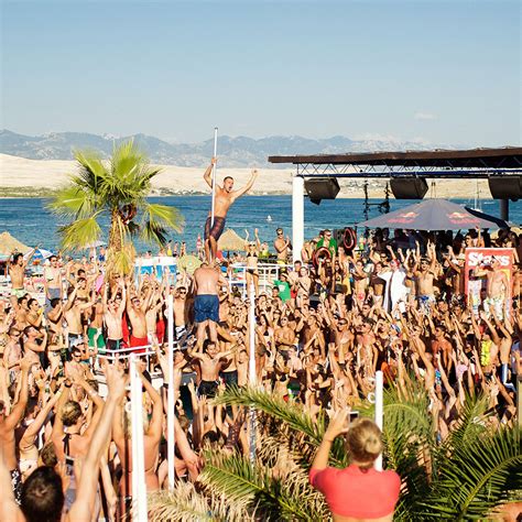 Zrće beach, the island's dreamlike stretch of coastline and nightlife, is the perfect location for your psytrance holiday escape. Partyclub Zrce - Novalja - Abireisen 2021