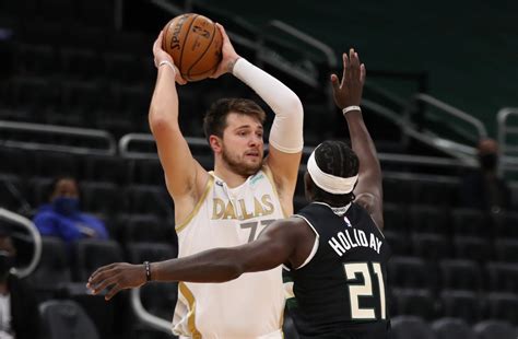 The mavs were without a player who has been key for them over the past few weeks as willie. Bucks Vs Mavericks : Zasdfpekxch8sm - isitdangeroustosnortvicodkvq-wall