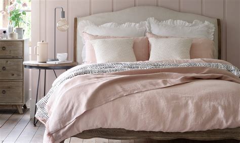 If you add some space between the bed and the window, you'll create a cozy reading spot. Pink bedroom ideas that can be pretty and peaceful, or ...