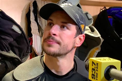 Quest for the stanley cup (2016). Sidney Crosby shaves beard after two months