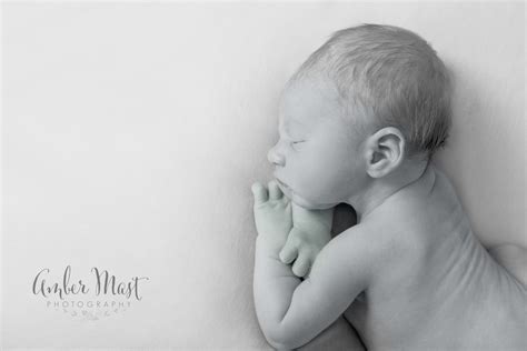 Newborn Photography. Newborn Pose. Newborn Photoshoot. Newborn boy Photography. Amber Mast ...