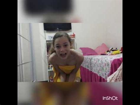 Menina da bailarina dançando com um rato de brinquedo. @download mp3 mp4 video audio from youtube@download mp3 ...