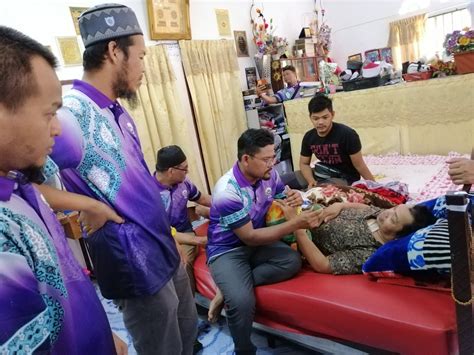 Bersama ust muhammad abdullah (ust mad kechik). Program Ziarah AJK - Ustaz Abdullah Bin Abdul Rashid di ...