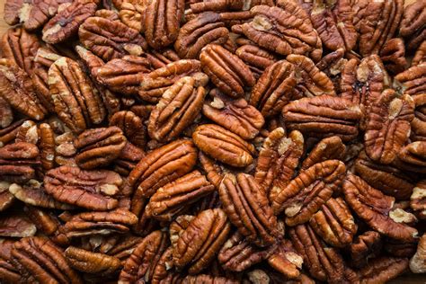 Aug 28, 2020 · although pecans are high in calories, they are a satisfying and nutritious food that helps regulate blood sugar and appetite. How Many Calories In Handful Of Pecans : Classic Pecan Pie ...