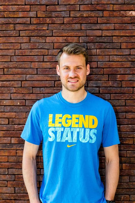 Check spelling or type a new query. Simon Mignolet relance le Ice Bucket Challenge - PUB