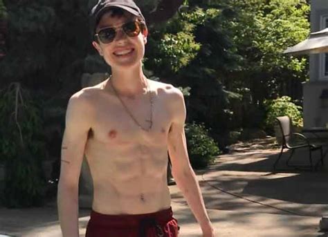 Elliot page shared a heartfelt thank you for his supporters on instagram, sunday. Elliot Page Show Off Swimsuit In New Shirtless Photo ...