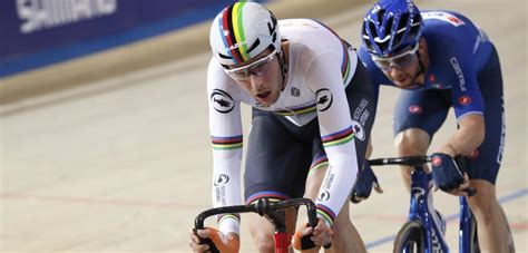 Dutch rider slips into breakaway on stage three using crazy aero handlebar but subsequently gets. Jan-Willem van Schip kan naar BEAT: "Er is wederzijdse ...