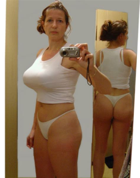 And pulled her pants down. a sexy Gilf Selfie : gilf