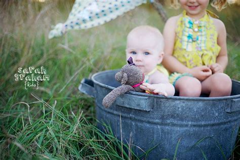 Designed to sit on the counter, on the floor or even in your actual tub, these plastic baby bathtubs give you a lot of flexibility on where bath time happens. Bath tub | Baby photos, Photography