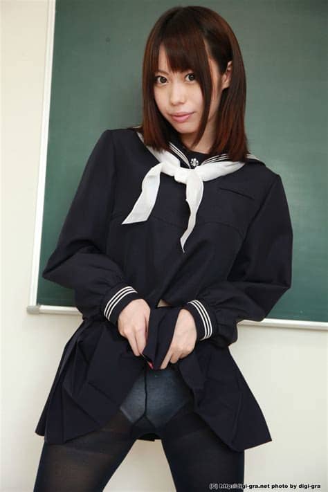 He also has a imaginary friend named crystal who always keeps him company and gives advice. Digi-Graデジグラ Misuzu Kawana 川菜美鈴 Set01 写真集49P_美图日