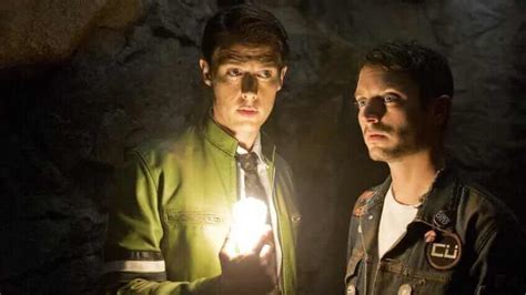 Luckily for me, there is a character that combines the very best aspects of both: Dirk Gently's Holistic Detective Agency Season 2: Netflix ...