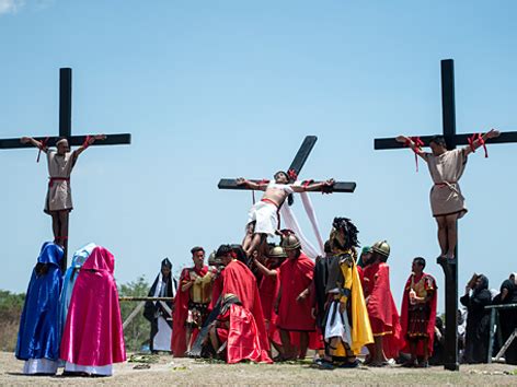Die hinrichtung (kreuzigung) um 12.00 uhr (6. Karfreitag: Kreuzigungen auf den Philippinen - religion.ORF.at