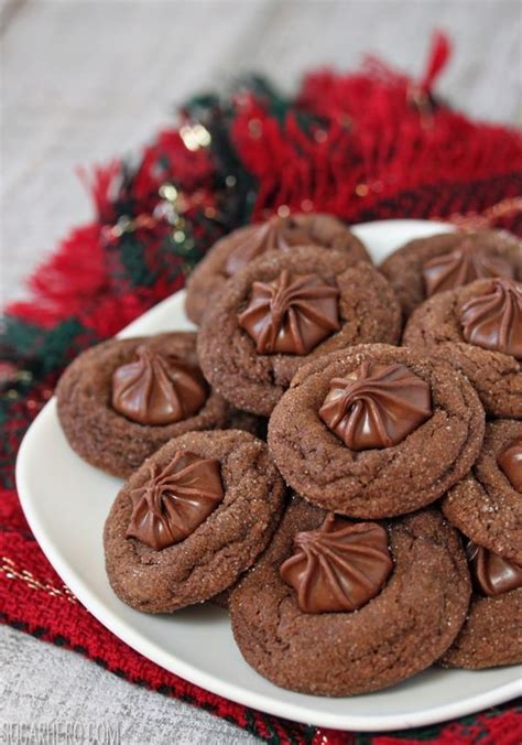 Remove from oven and allow to cool for a few minutes. Hershey Kiss Gingerbread Cookies - Hershey S Chocolate Holiday Cookie House Kit / Hershey kiss ...