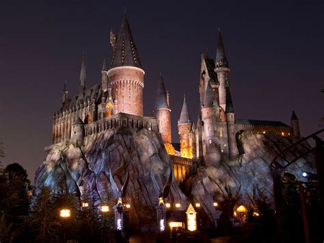 Does Universal have a Harry Potter resort?