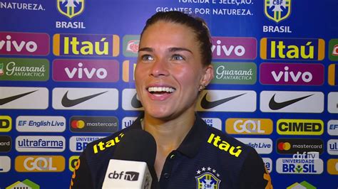 Saiba tudo sobre o que está relacionado com a seleção a de futebol feminino, desde a história, notícias, jogos, convocatórias, agenda até às jogadoras e equipa técnica. Seleção Feminina: Bárbara e Tamires lembram do último jogo ...