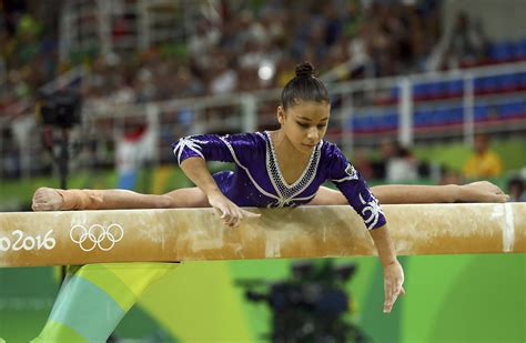 She represented brazil at the 2014 summer youth olympics in nanjing, china and at the 2016 summer olympics in rio. Ginástica: Flávia Saraiva fica em quinto na trave; Simone ...