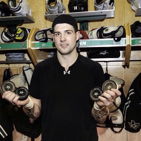 While matt and charlie ventured out into the world of professional hockey side by side for the first time, frank and noel found. Jamie Benn....last night part of history. Art Ross Trophy ...