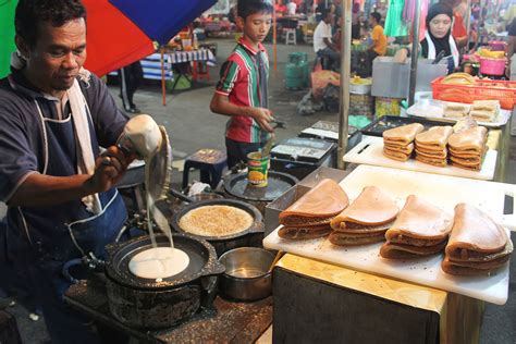 We tried tons of different foods (listed below), some amazing and some just not up our alley. Night Markets in Langkawi - Langkawi's Street Markets