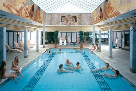 The therme covers a number of different areas, any one of which is large in its own right but when combined makes the whole place vast. HOW TO MIX IN WITH LOCALS IN GERMANY ? HEAD TO A THERME...