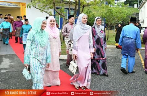 Pernah menyandang jawatan presiden persatuan bolasepak malaysia (fam). Cantik Sangat, Penampilan TENGKU PERMAISURI SELANGOR ...