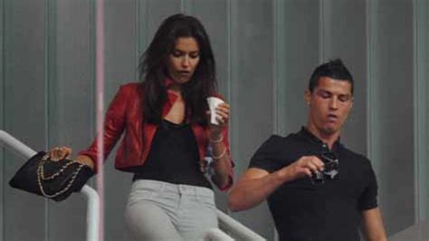 Einbrecher steigt in ronaldos haus ein. Cristiano Ronaldo wirft wegen Modelfreundin Irina Shayk ...